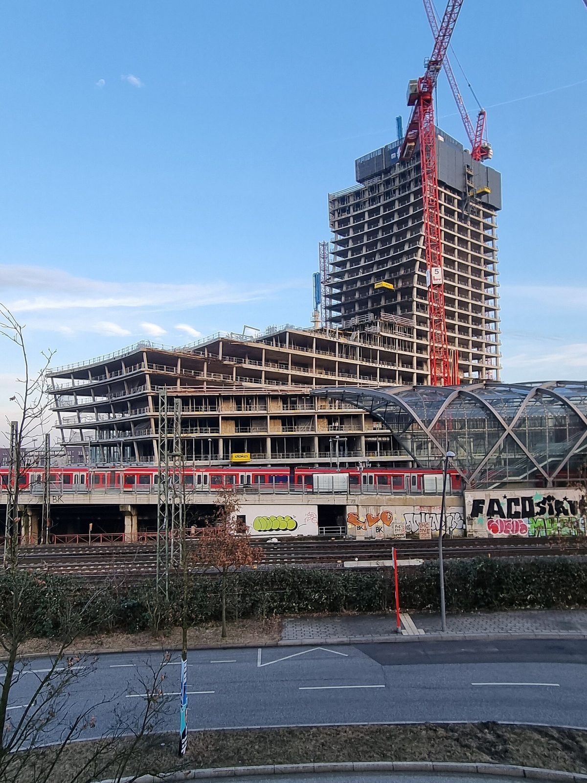 Grüne kündigen Naturkundemuseum — Elbtower ohne Segen